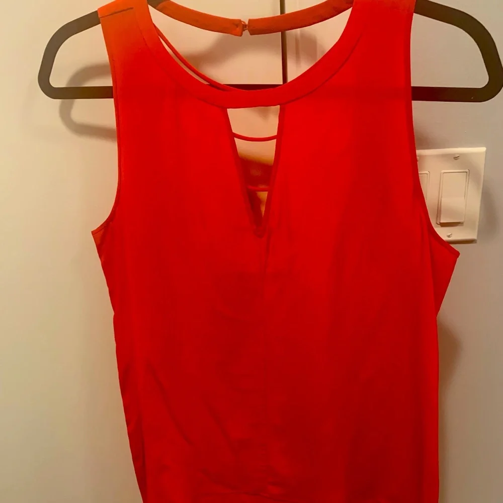 Red Top - Picture 1 of 6